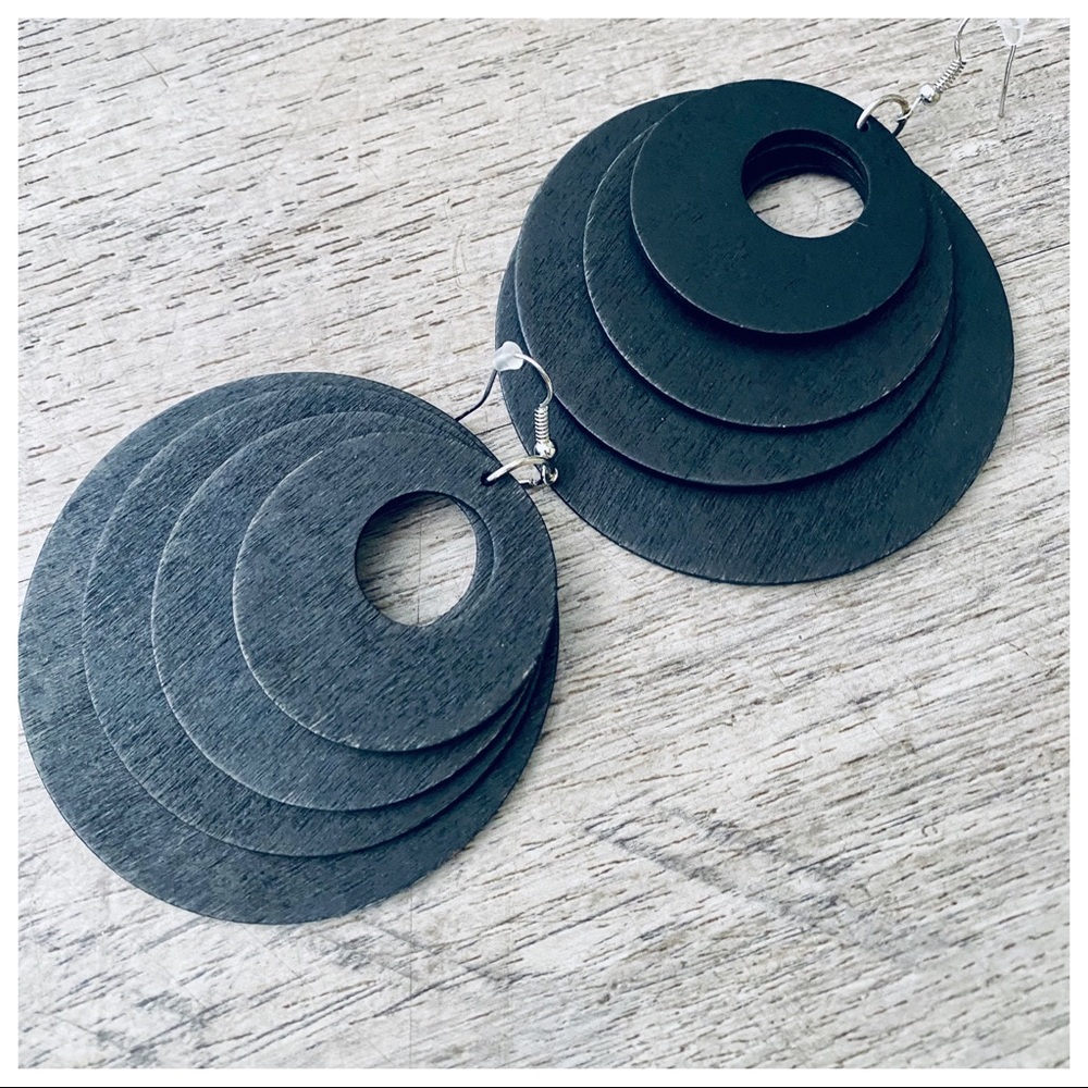 ✨RESTOCKED✨FAVORITE BOHO CHIC WOOD CIRCLE LAYERED FABULOUS EARRINGS - Picture 6 of 11